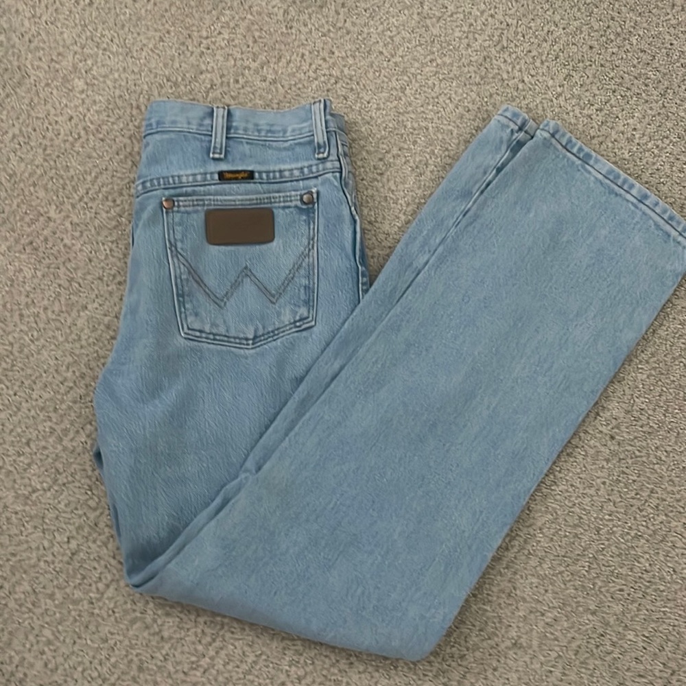 Wrangler Cowboy Cut - size 32/32 - son grew too fast. Worn twice!